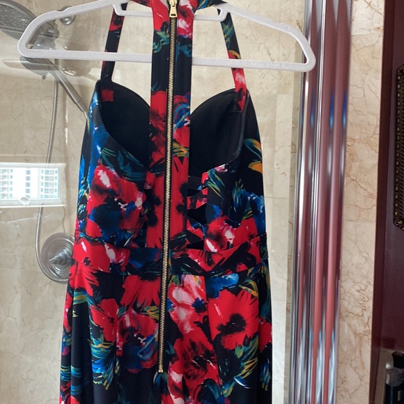 🌺🌼Bebe jumpsuit 🌼🌹 - Picture 3 of 10